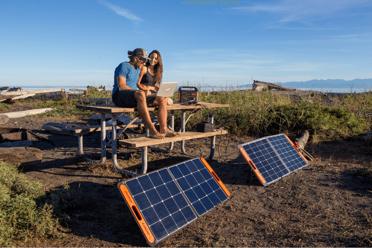 solar powered laptop vs. solar generator for laptop