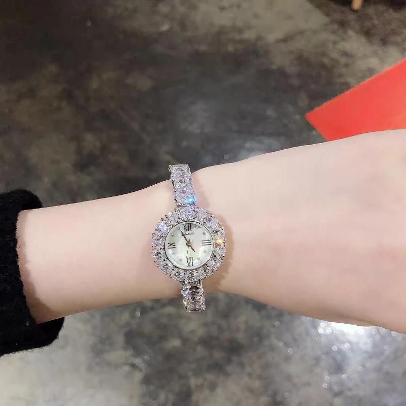 Deluxe Zircon Filled Roman Numeral Fashion Quartz Wristwatch
