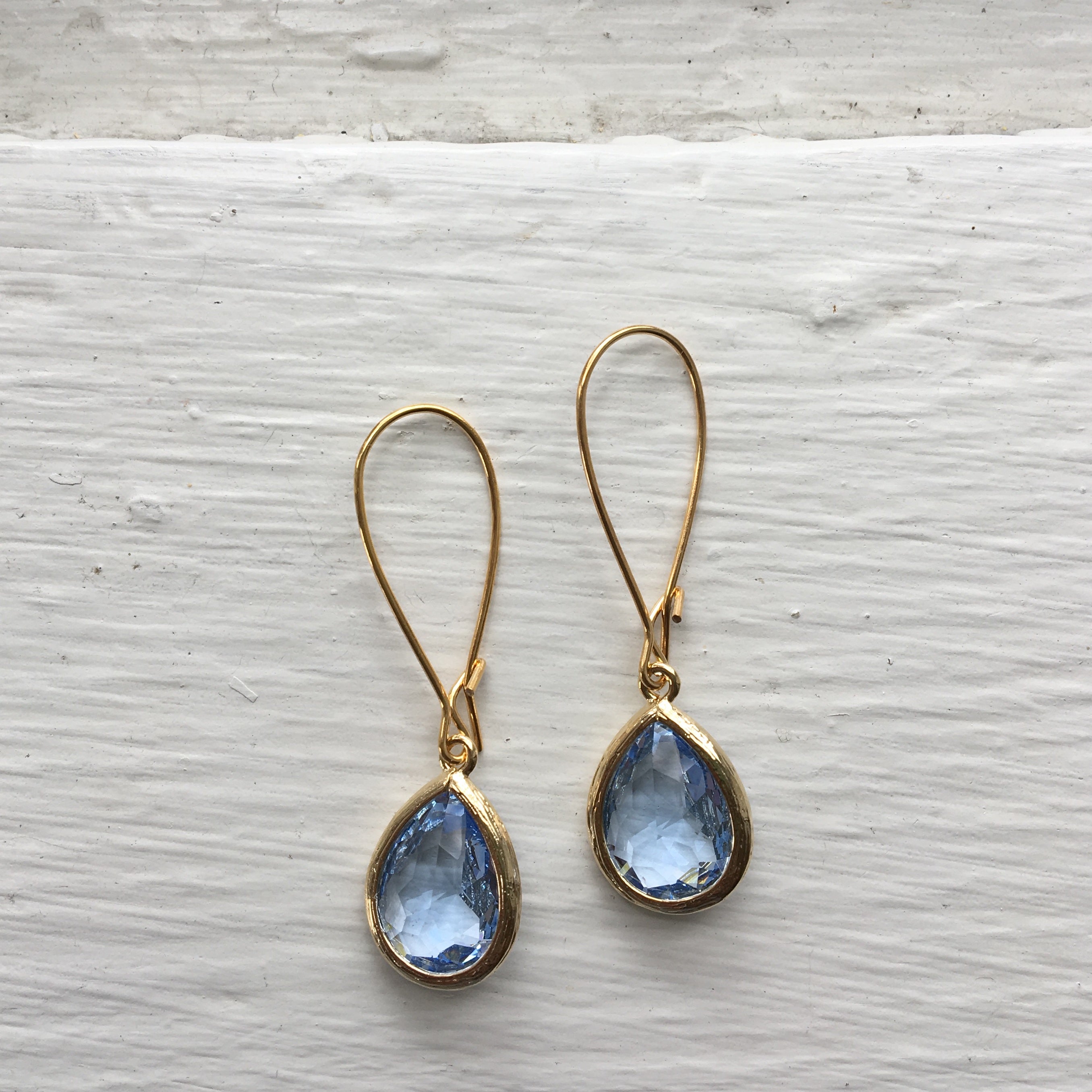 Jane Gold Glass Short Earrings