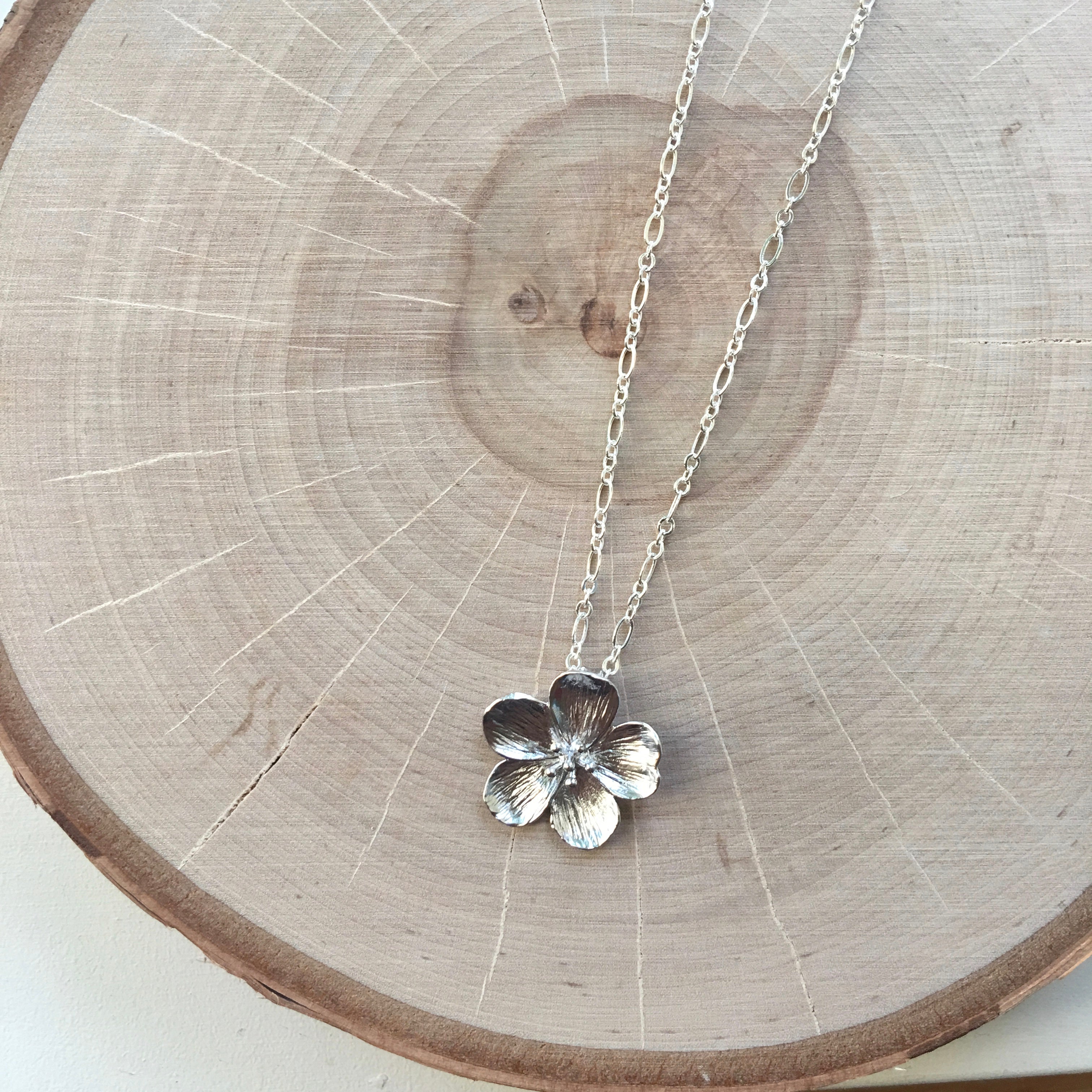 Silver Short Pendant Necklace