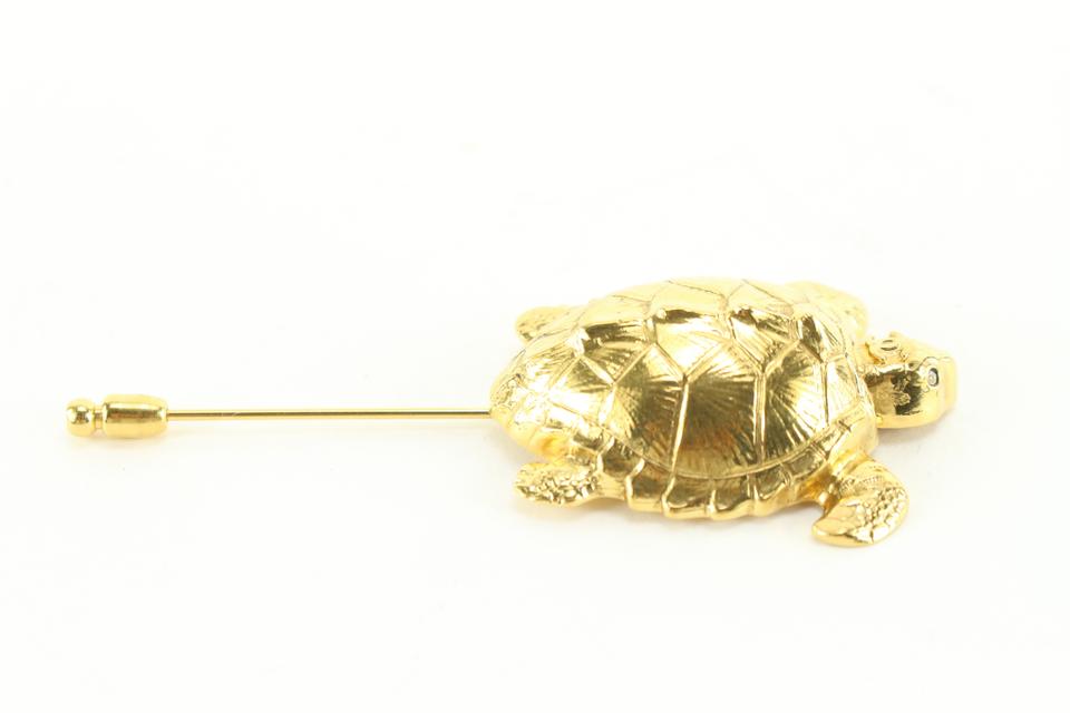 Chanel 96A A07672 Y02003 Gold Plated CC Turtle Pin Tortoise Brooch 22ck76s