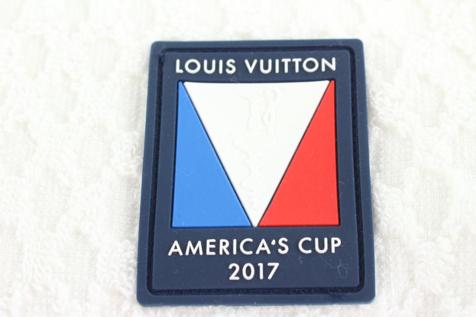 Louis Vuitton White x Navy LV Cup Gaston V BeachTowel 908lvs413