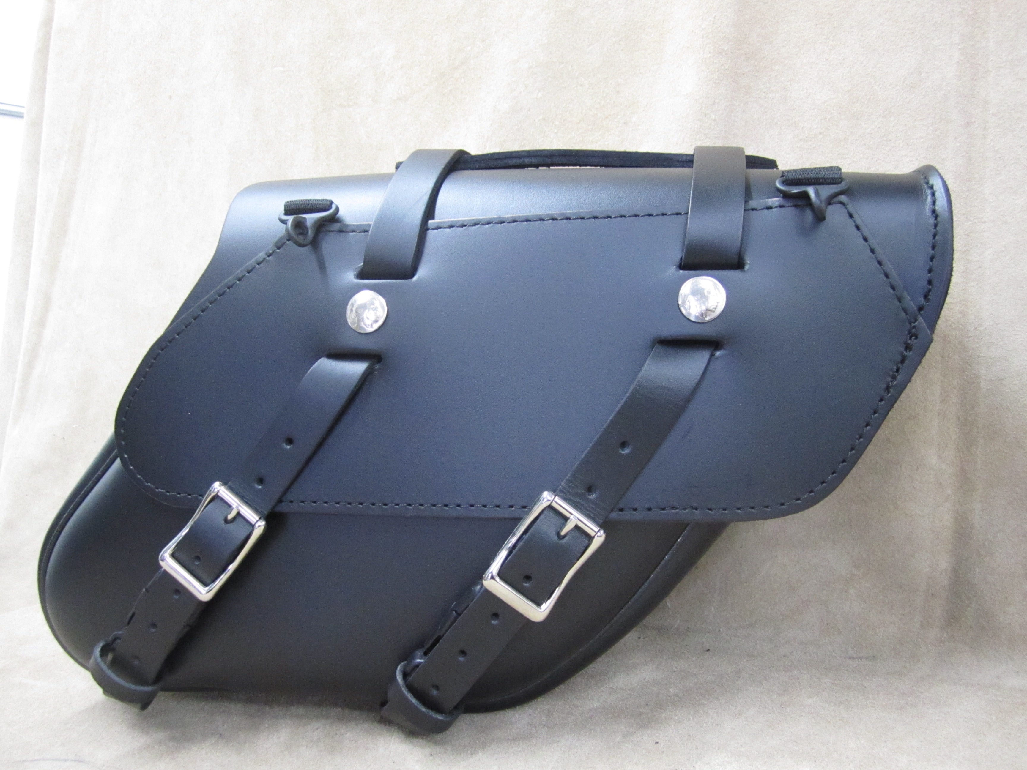  127 Retro Wide Angle Leather Saddlebags 