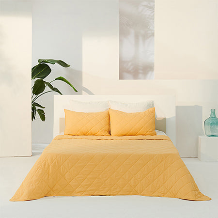 yellow quilt in queen size