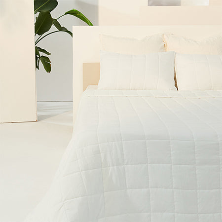 White comfort quilt