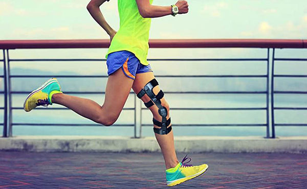 hinged knee brace for runner