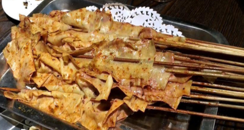 亮亮妈小时候喜欢吃的麻辣豆皮串