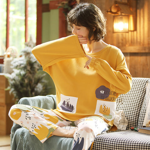 美女模特展示春秋季长袖纯棉睡衣