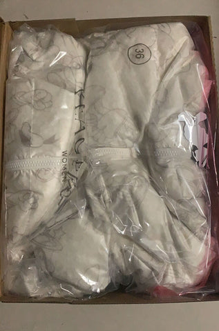 亮亮妈转运到英国的36码灰白色羽绒服的实拍照片