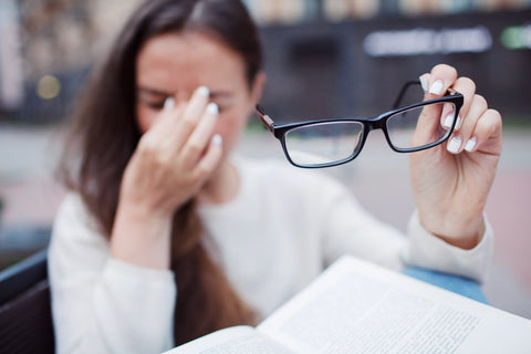 The Pros and Cons of Progressive Multifocal Reading Glasses