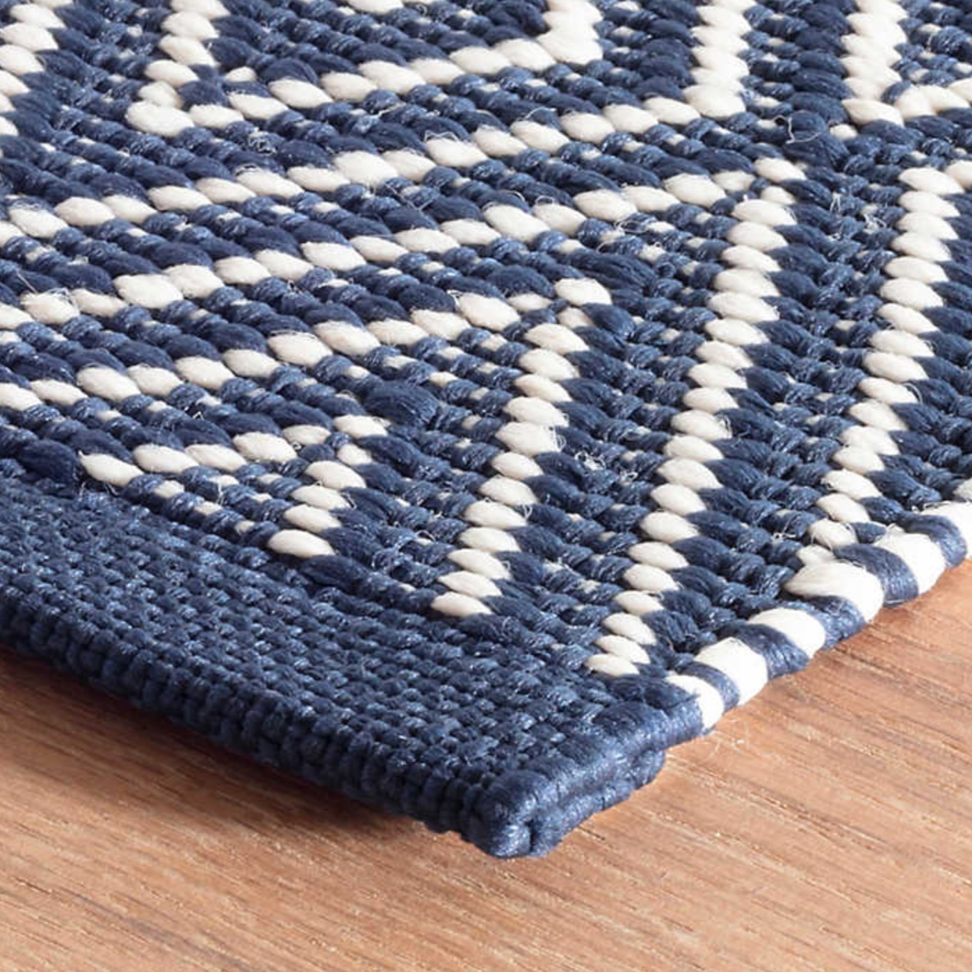 Diamond Indoor/Outdoor Rug | Navy & Ivory