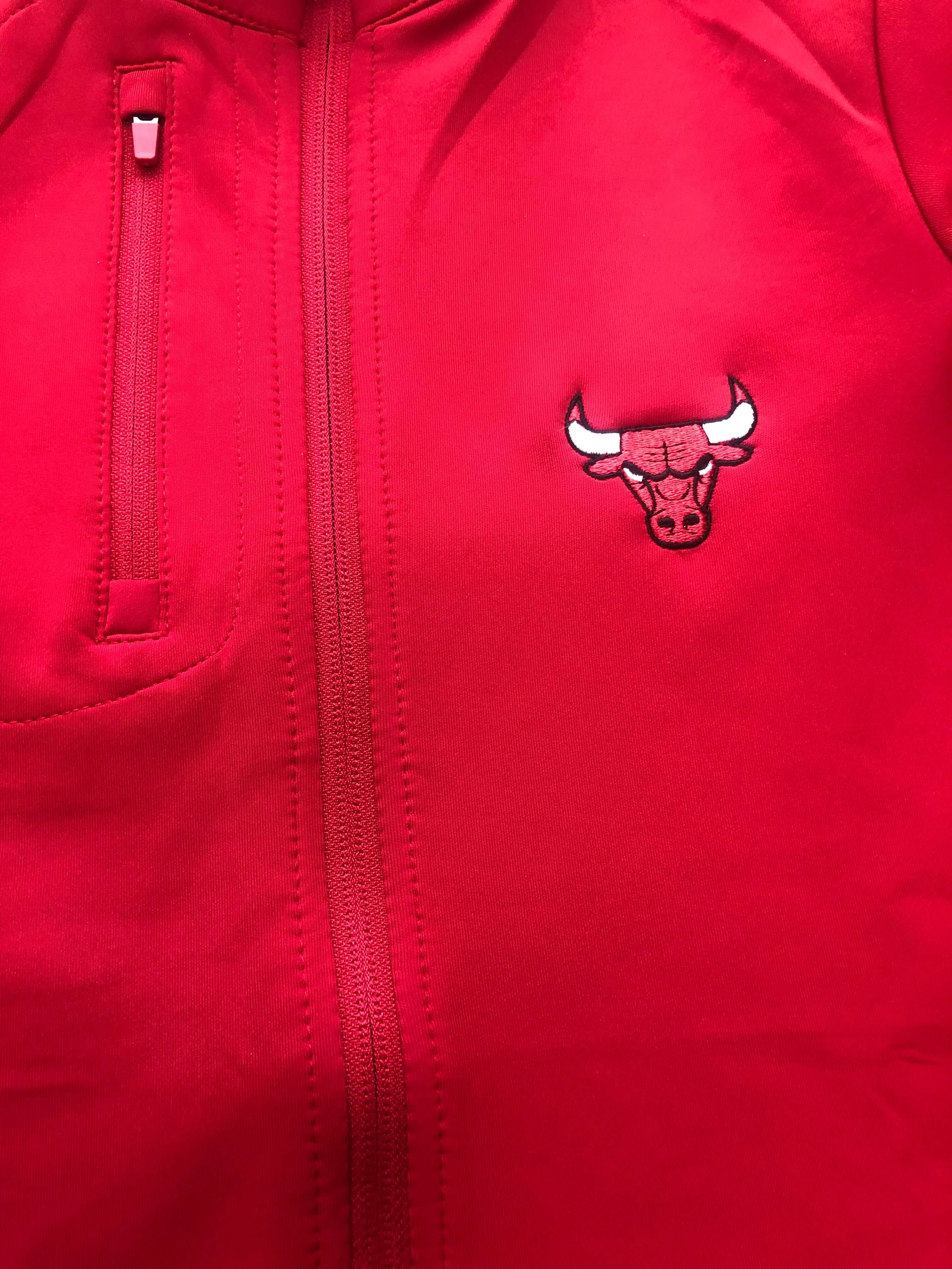 Chicago Bulls Women  Antigua Generation Zip -UP Pullover Jacket - Red