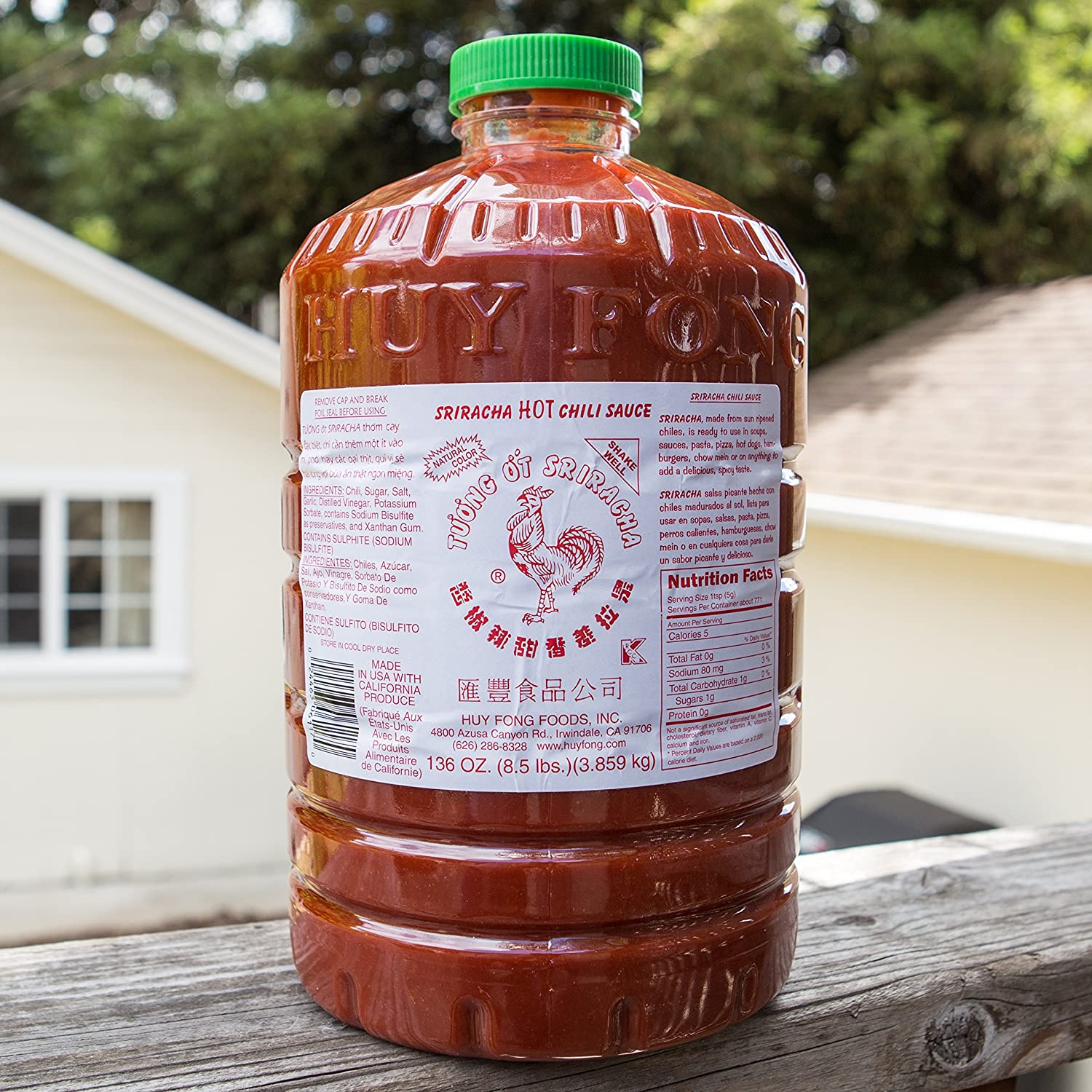 Huy Fong Sriracha chilli Sauce