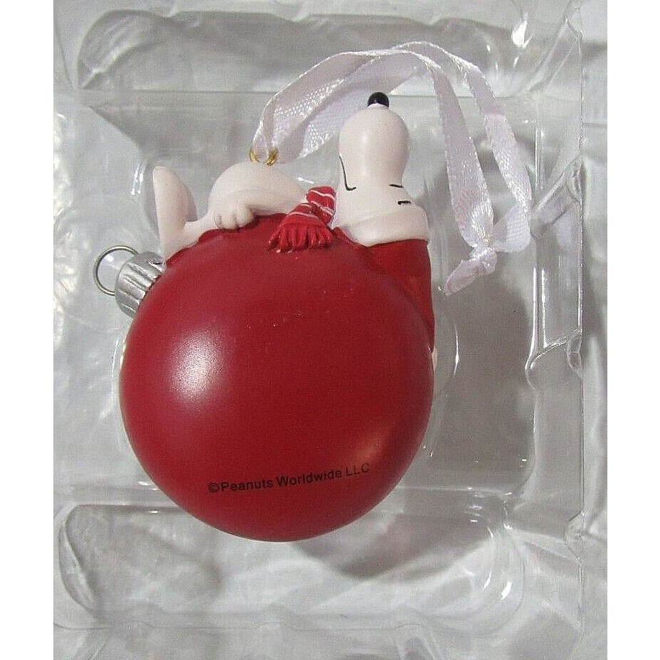 Peanuts Snoopy on Ornament 