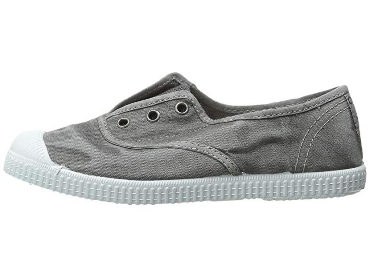 Cienta Slip On Shoes