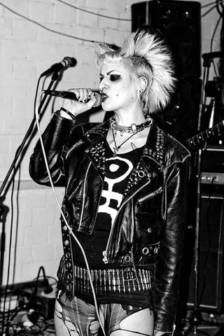 How did punk fashion develop in the 1980s Punk Design