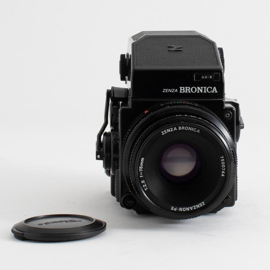 Zenza Bronica ETRSi with 75mm f/2.8 lens No. 7500744