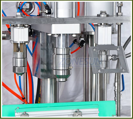 半自動エアロゾル充填キャッピングマシンのワーキングヘッド