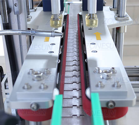 Structure de guidage de la machine à plafonnement de la bouteille automatique