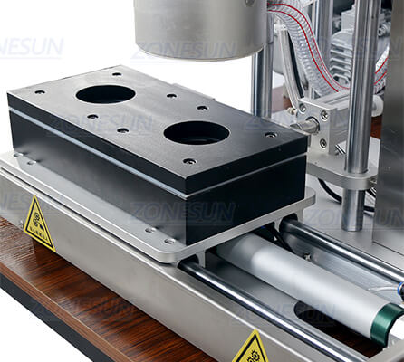 การจับขวดแม่พิมพ์ของเครื่องดูดฝุ่นขวดกึ่งอัตโนมัติ