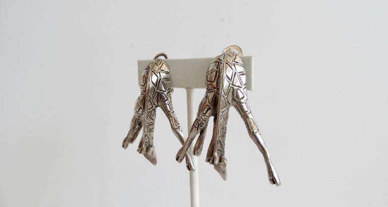 1980s Unsigned Bowing Giraffe Clip-On Earrings