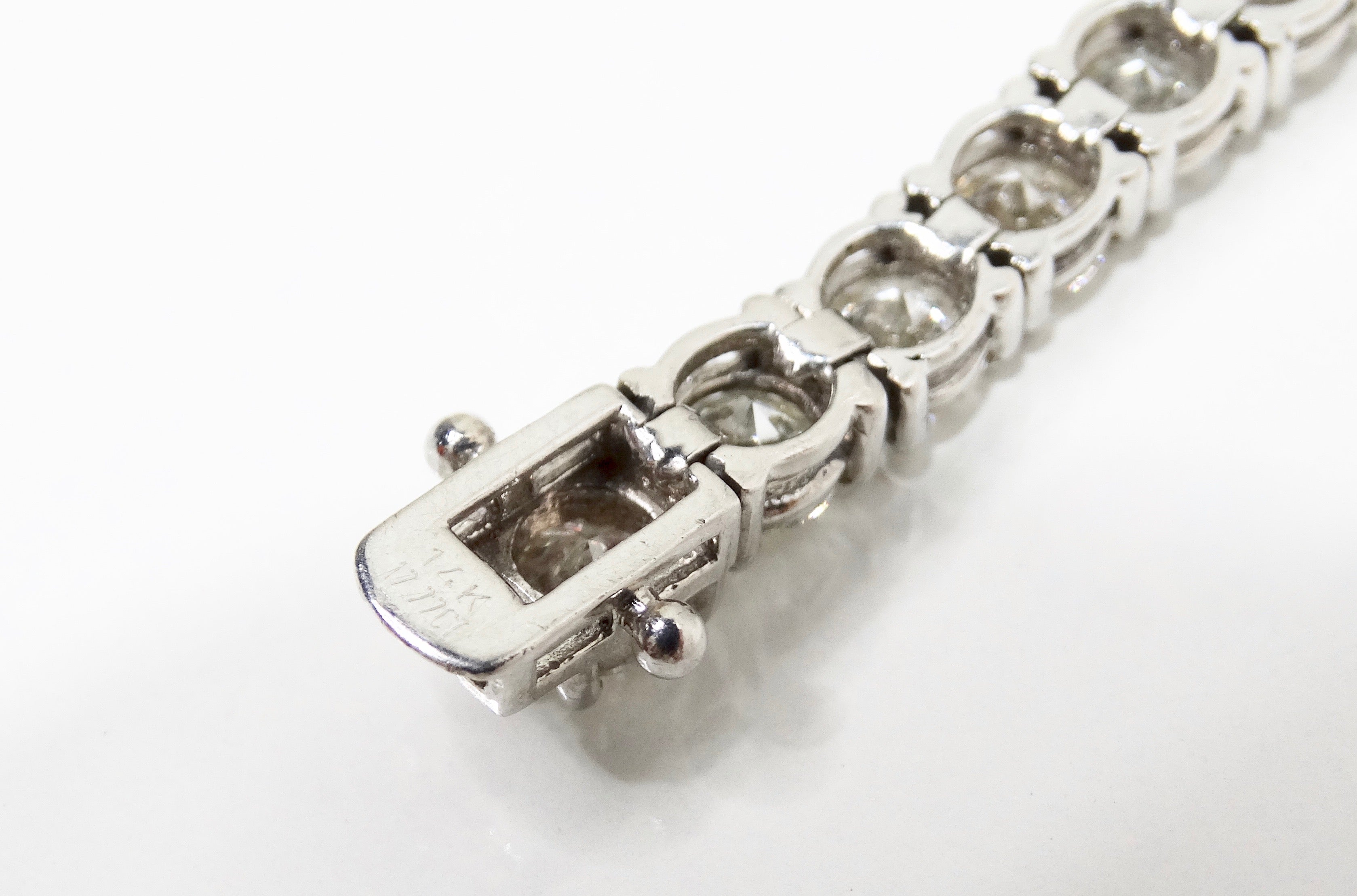 14 Karat White Gold Diamond Tennis Bracelet