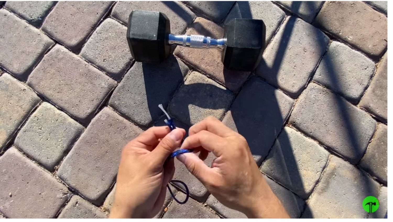 tutorial of Weighting Down the backdrop Stand from Falling or Blowing Down