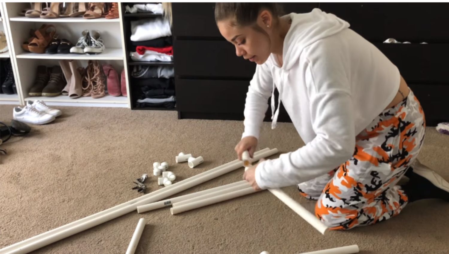 make your own backdrop stand