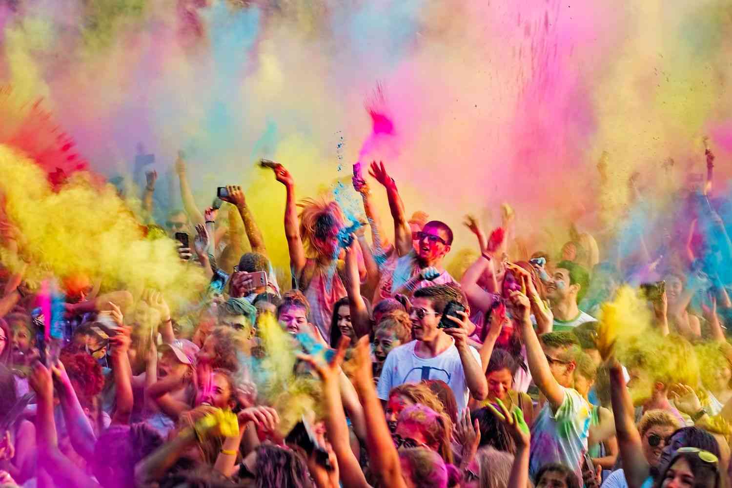 Sprinkle Holi Powder on Each Other