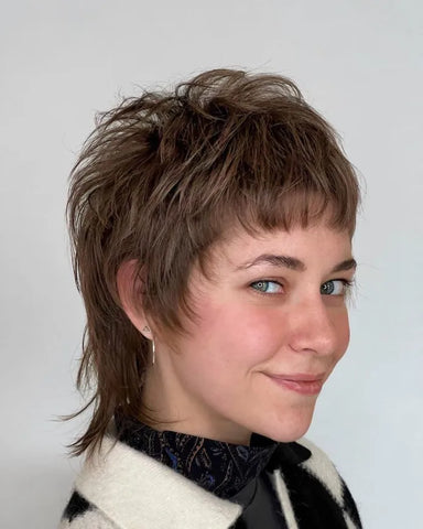 multi-level short hair