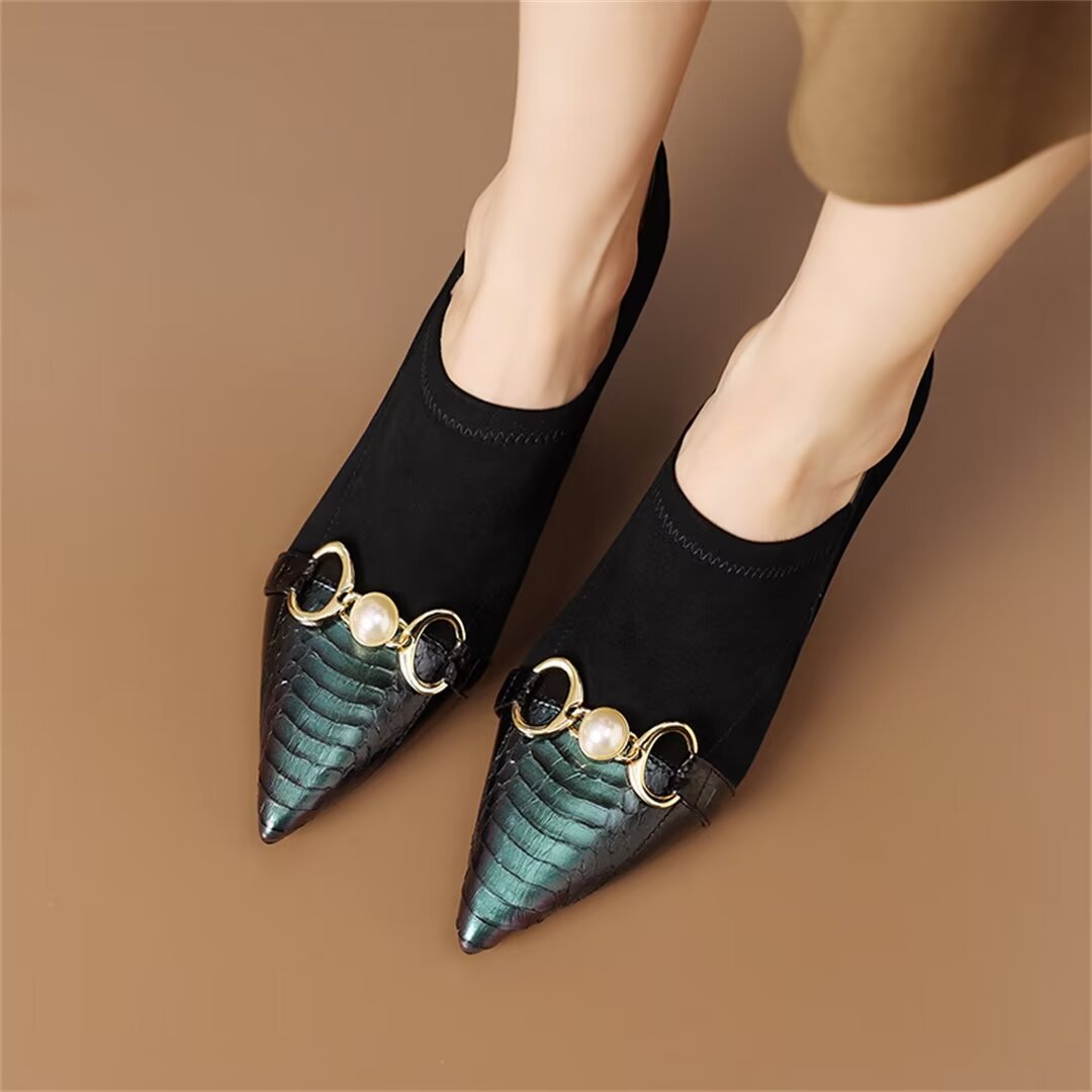 Classic Pointed Toe Elegance Pumps