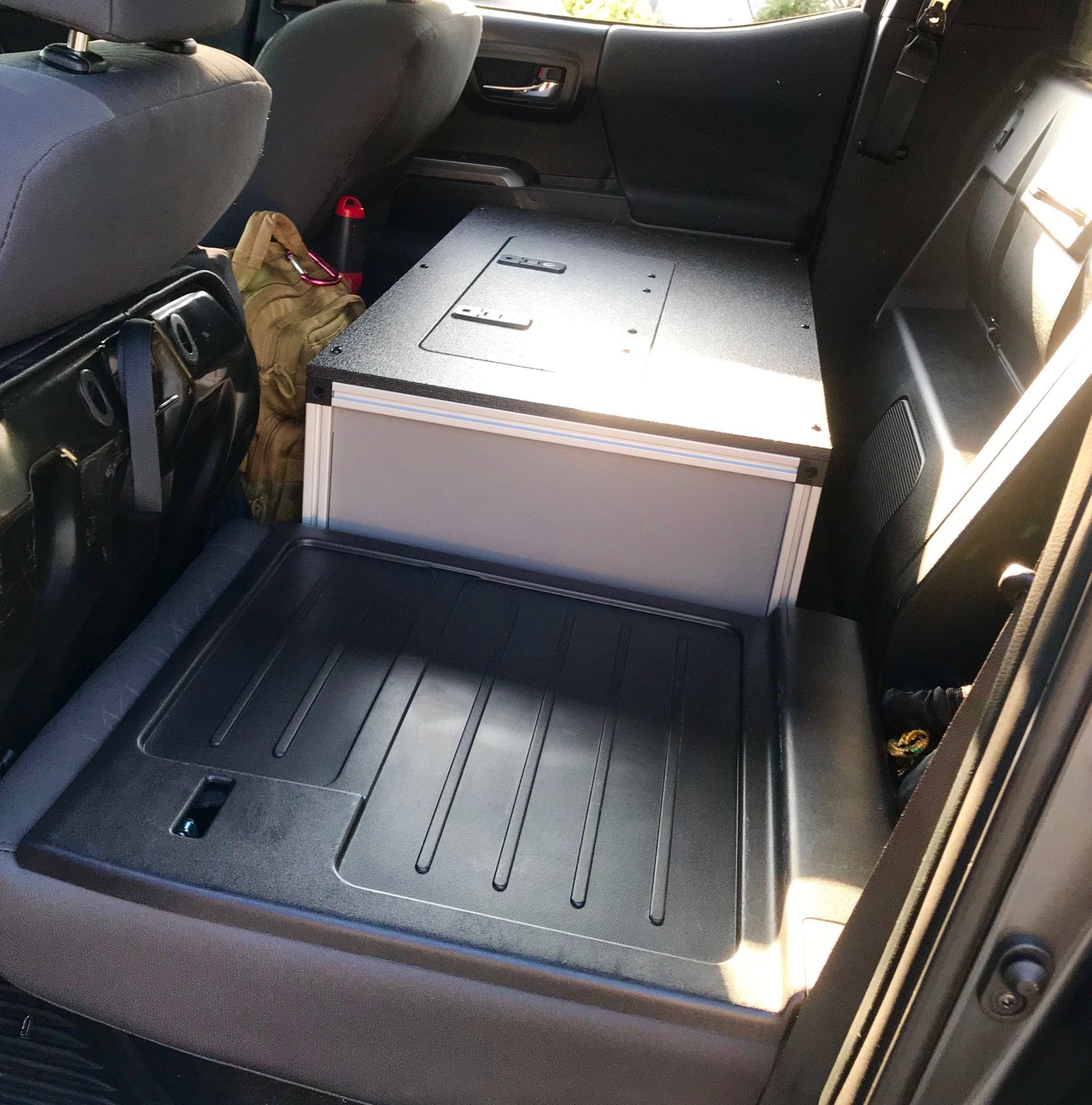 GOOSE GEAR- TOYOTA TACOMA 2005-PRESENT 2ND AND 3RD GEN. DOUBLE CAB - SECOND ROW SINGLE DRAWER MODULE - 60% PASSENGER SIDE