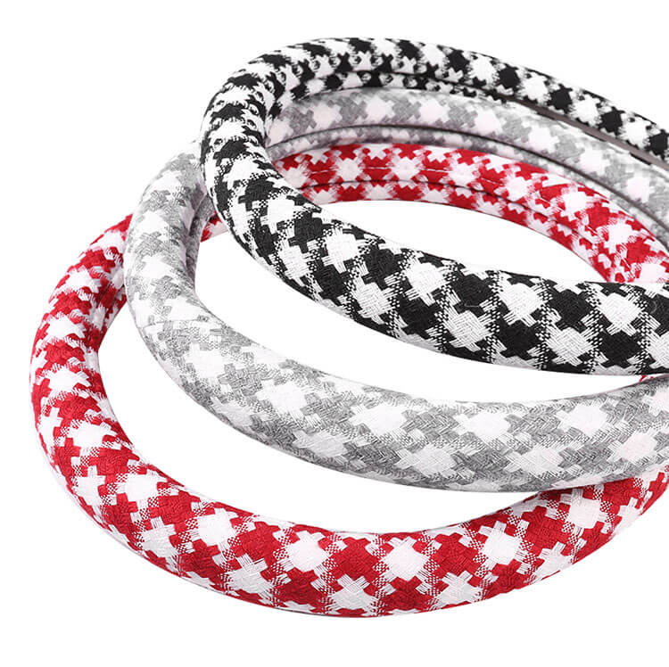 houndstooth-steering-wheel-cover
