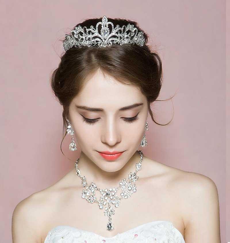 Gorgeous Antique Inspired Crystal Bridal Tiara