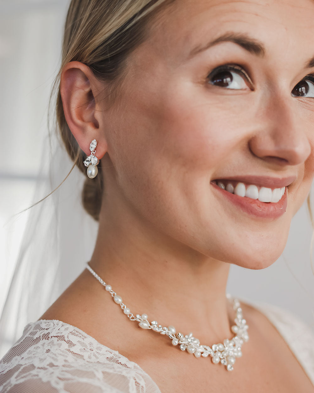 Delicate Pearl Jewelry Set