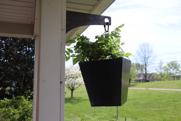 Metal Hanging Planter Bracket for Hanging Plants