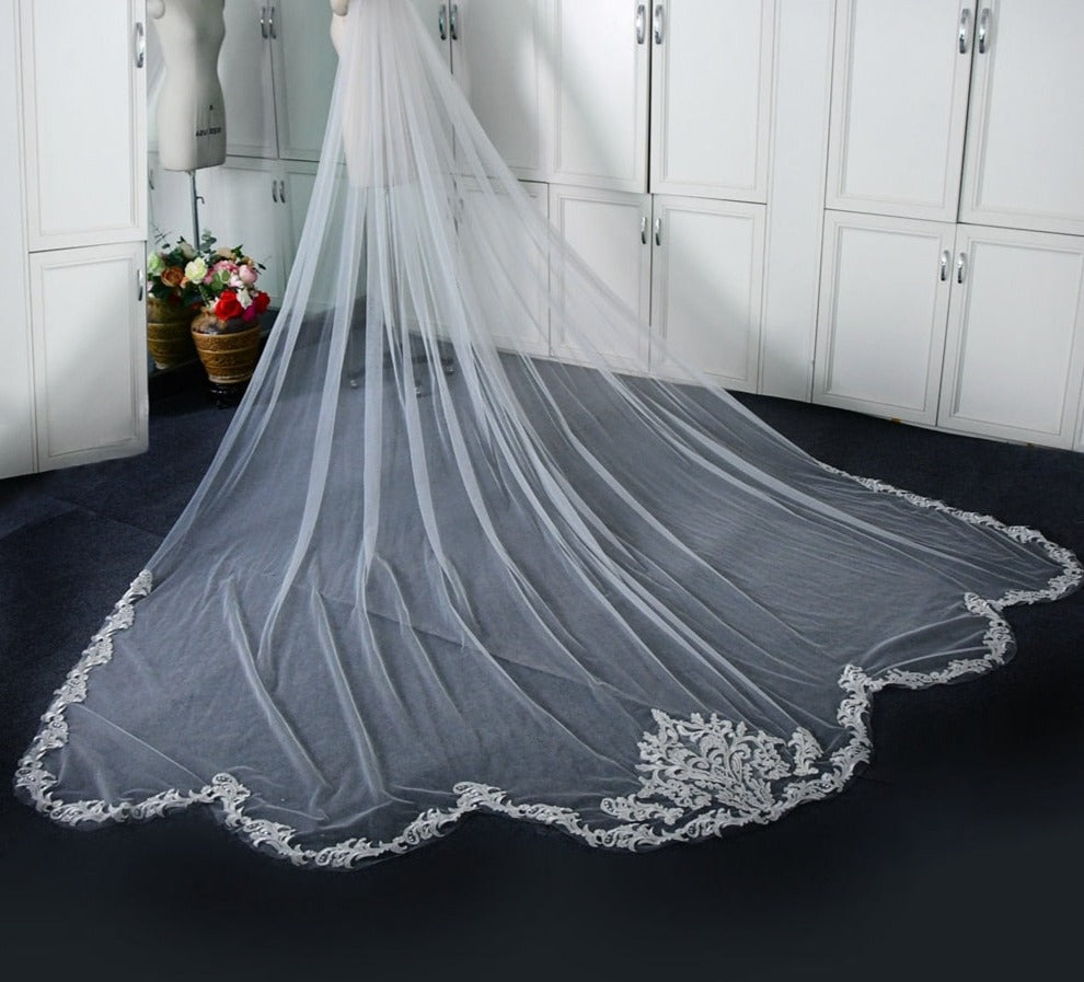 Cathedral Length Thin Scallop Lace Trim Single Tier Edge Wedding Veil Mantilla