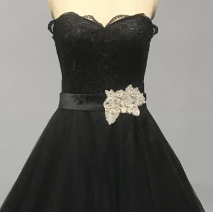 Black Tulle Lace Bridal Wedding A Line Sleeveless Gown