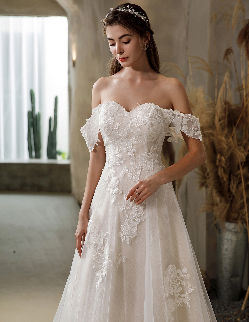 Floral Lace Wedding Dress With Detachable Off-The-Shoulder Straps