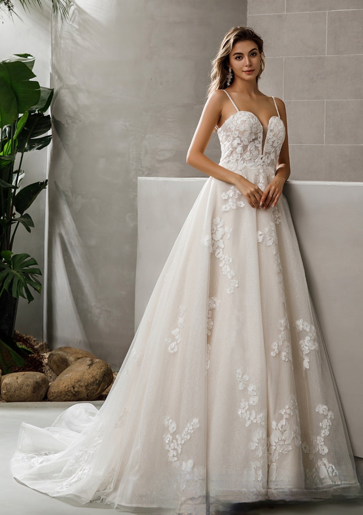 Plunging Sweetheart Floral Lace Glitter A-line Wedding Dress