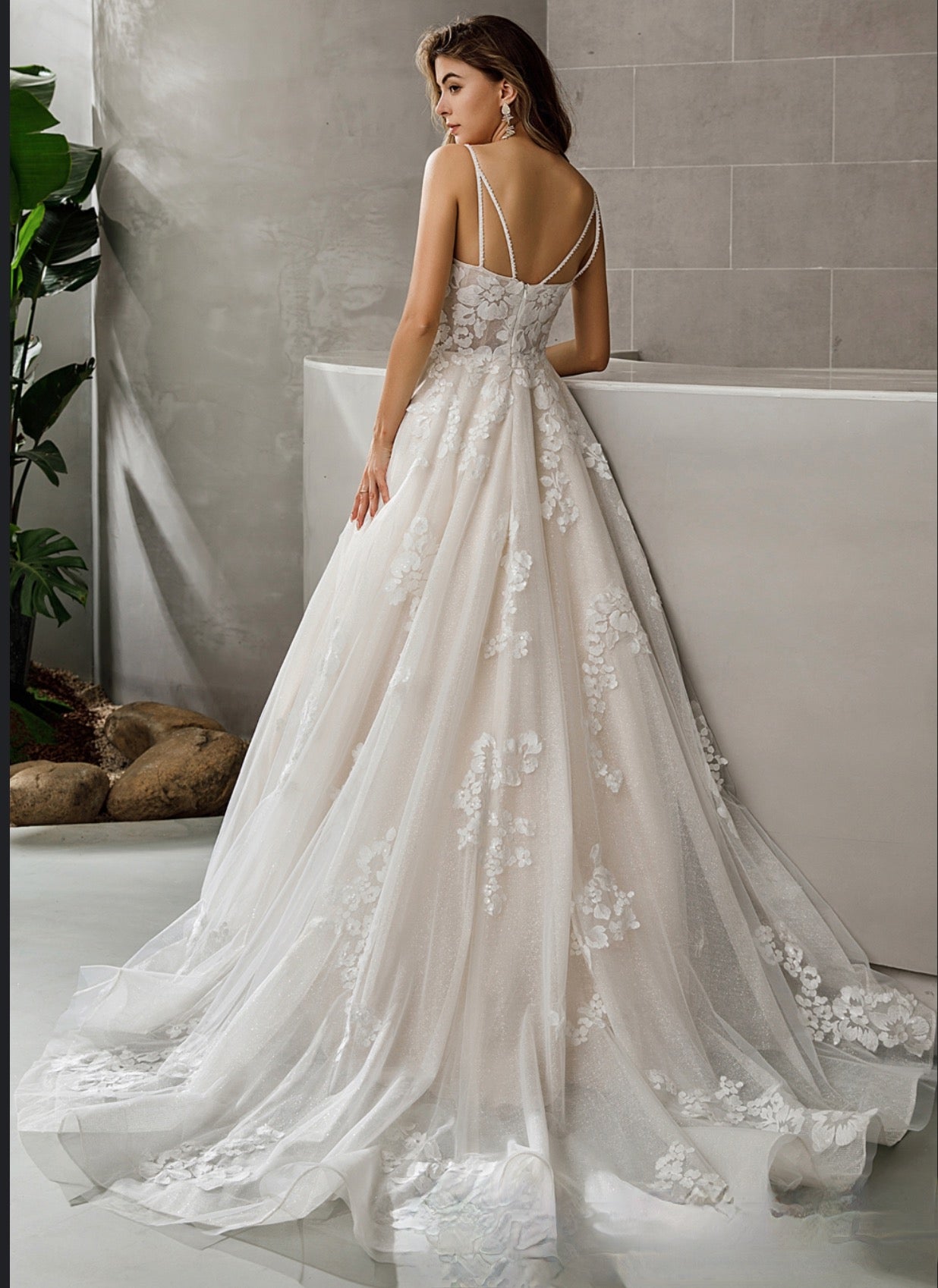 Plunging Sweetheart Floral Lace Glitter A-line Wedding Dress