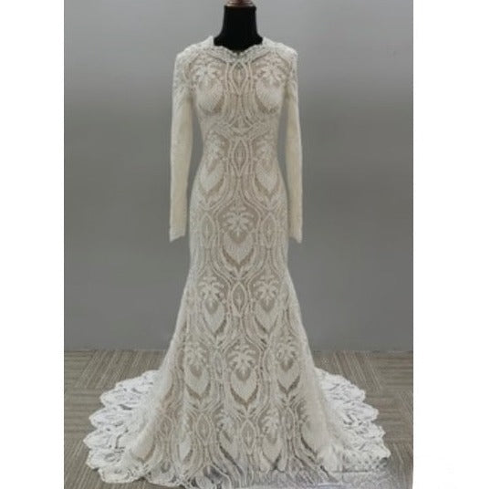Vintage Lace Boho Wedding Dress With Long Scalloped Train