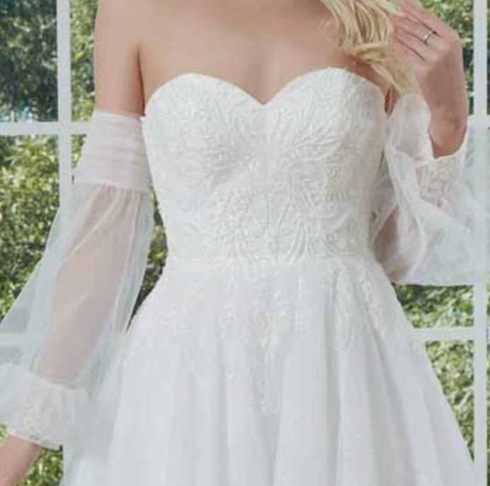 Chic Chiffon Lace Bridal Dress with Detachable Sleeves
