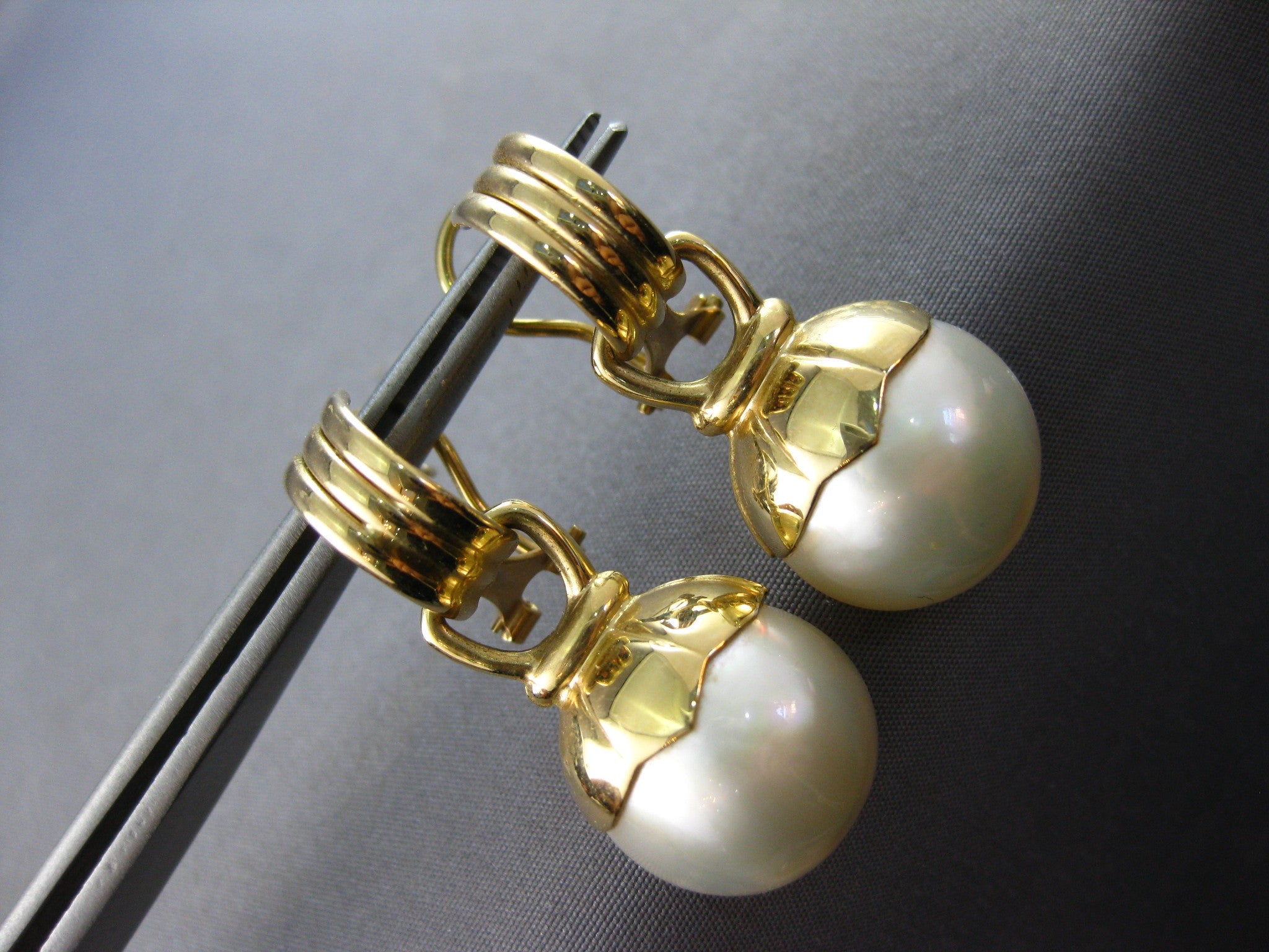 ESTATE LARGE AAA MABE PEARL 14KT YELLOW GOLD FLORAL FUN CLIP ON HANGING EARRINGS