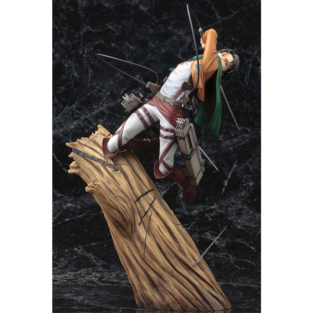 KOTOBUKIYA ARTFX J: Attack on Titan - Levi Renewal Package Ver. 1/7 Scale Figure