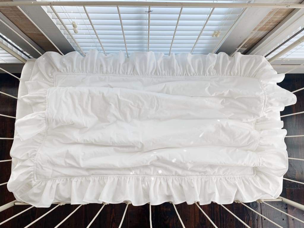 White Ruffled Baby Crib Quilt