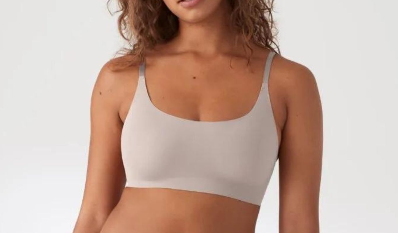 True & Co Boost Scoop Neck Adjustable Strap Bra