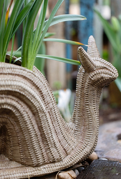 Cute Snail Statues, Garden Animal Statues, Snail Flowerpot for Garden Decoration, Unique Modern Garden Sculptures, Creative Villa Outdoor Gardening Ideas