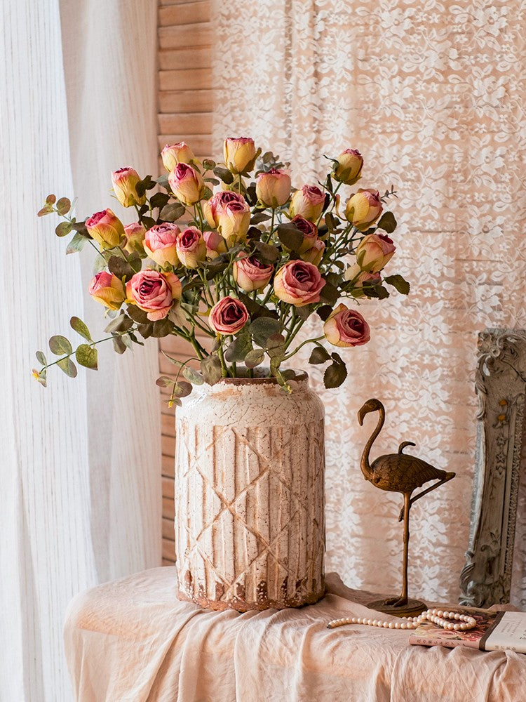 Wedding Flowers. Bunch of Rose Flowers. Artificial Rose Floral for Dining Room Table. Bedroom Flower Arrangement Ideas. Botany Plants. Creative Flower Arrangement Ideas for Home Decoration