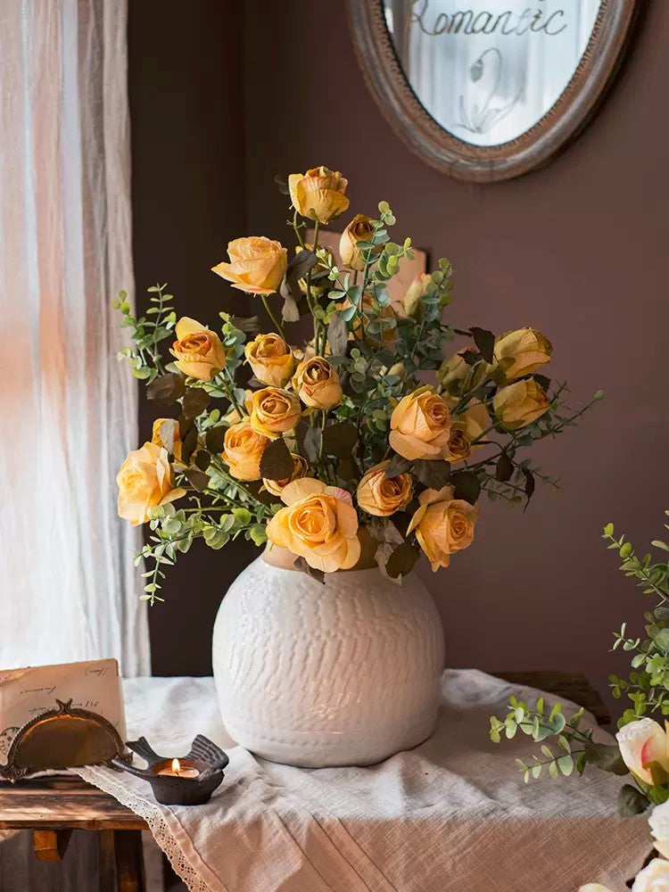 Bunch of Yellow Rose Flowers. Artificial Floral for Dining Room Table. Bedroom Flower Arrangement Ideas. Botany Plants. Creative Flower Arrangement Ideas for Home Decoration. Wedding Flowers